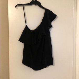 One shoulder top